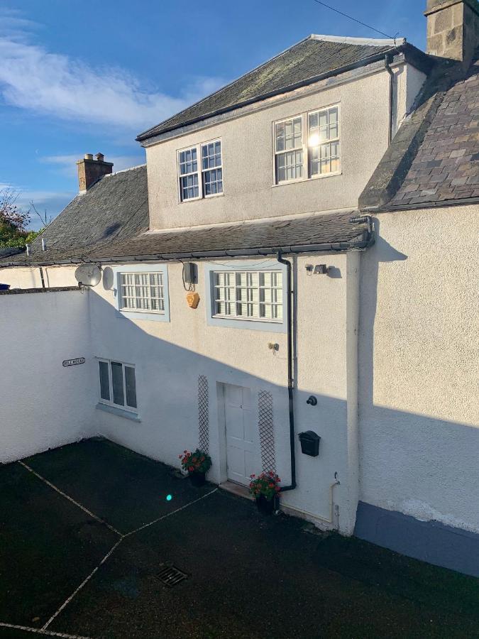 Hill House - Mews Town House, In A Quiet Private Close, In The City Centre Of Inverness. Ngoại thất bức ảnh
